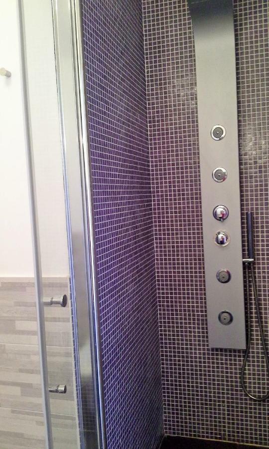 La Cage Aux Folles Bed and breakfast 2*