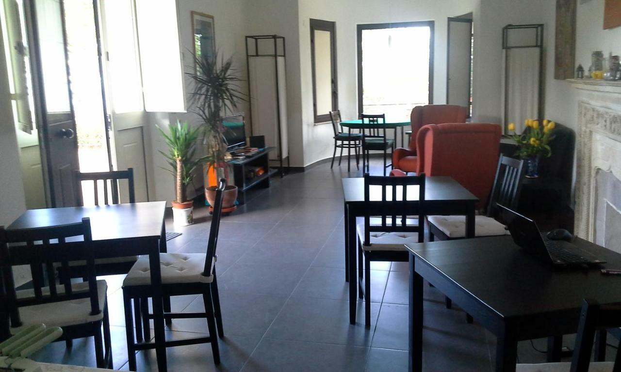 La Cage Aux Folles Bed & Breakfast